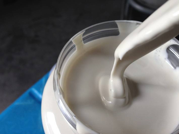 白乳膠消泡劑應用場景展示